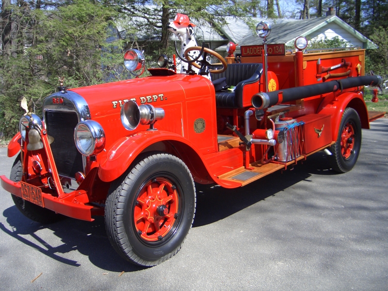 1928 REO FIRE TRUCK - PreWarCar