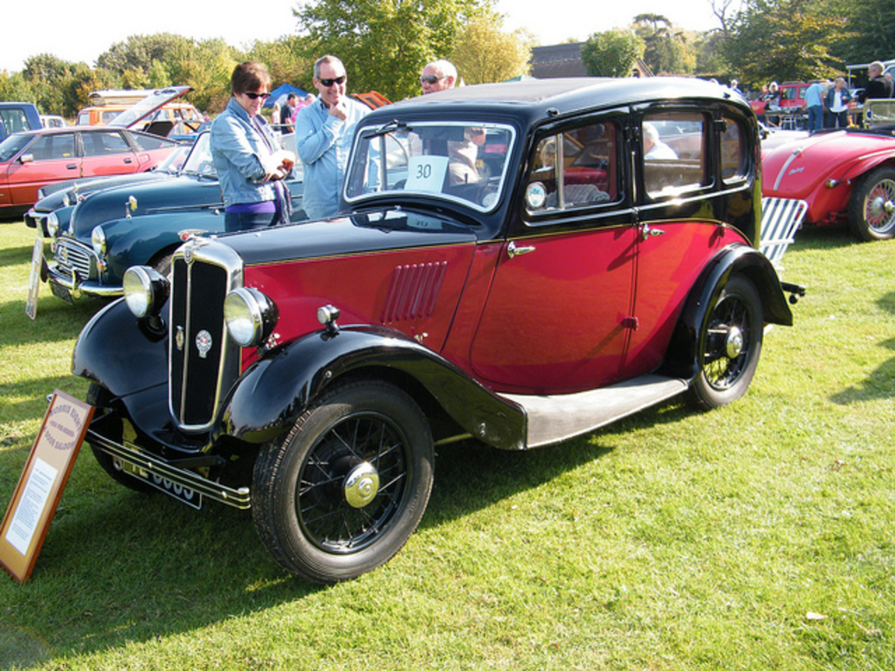 Morris Eight 4dr saloon: Photo gallery, complete information about ...
