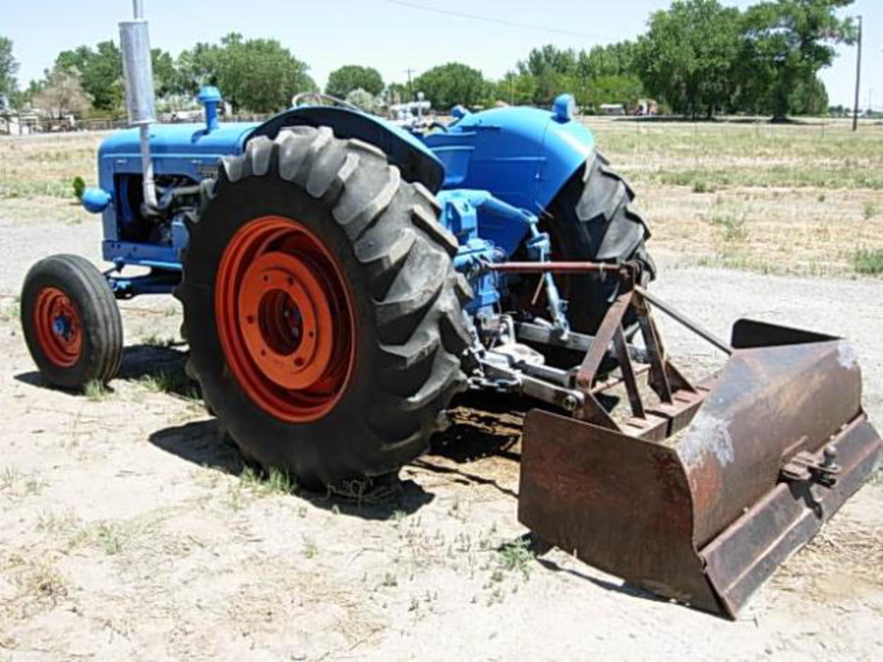 tractor FMD fordson major diesel - with drag bucket - nice 1961 ...