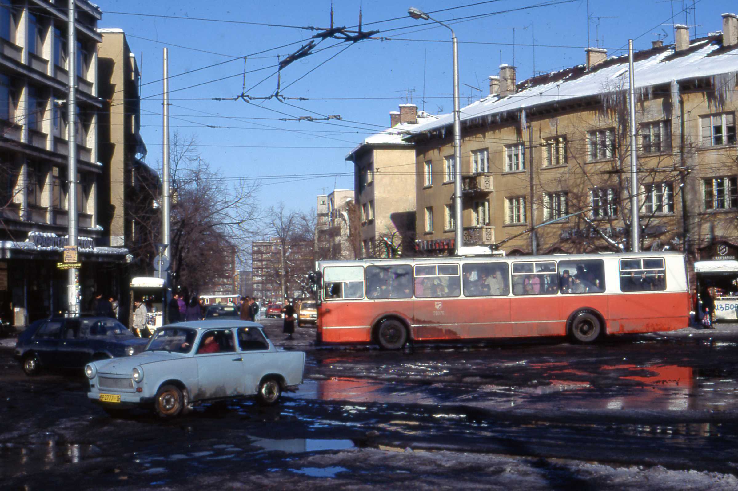 File:Ð’Ñ€Ð°Ñ†Ð° - Ziu 682G Trolleybus Vratsa Bulgaria Jan 1995 - Flickr ...