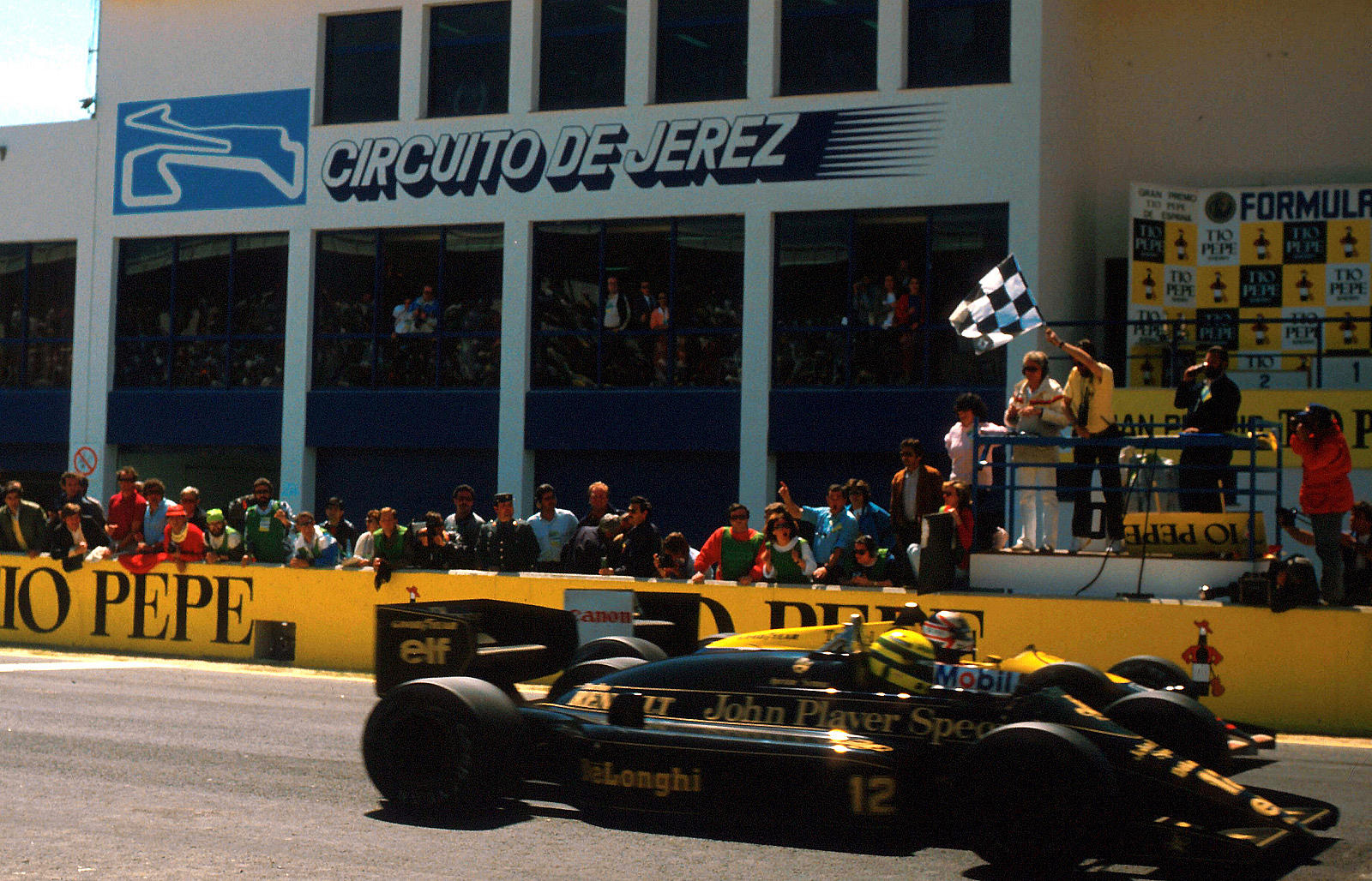 GP Expert: Miniatura Lotus 98T - Senna