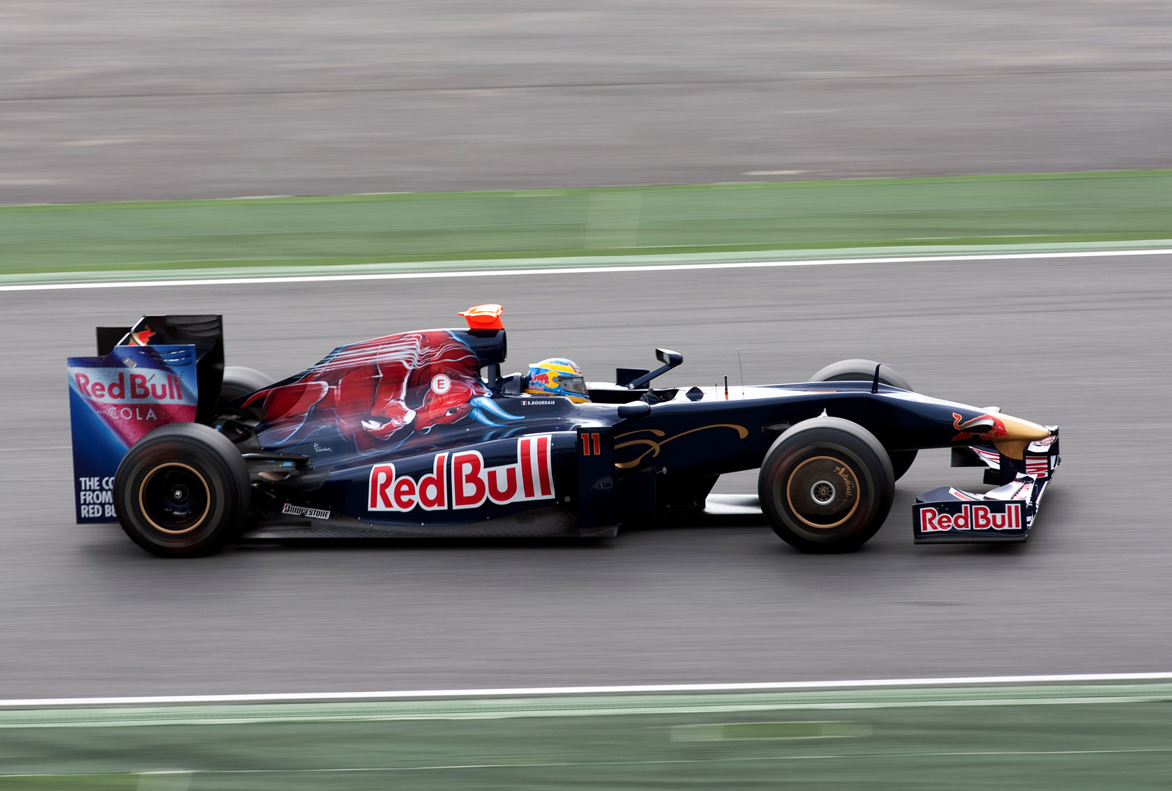 Scuderia Toro Rosso STR4 - 2009 F1 car - F1 Fanatic
