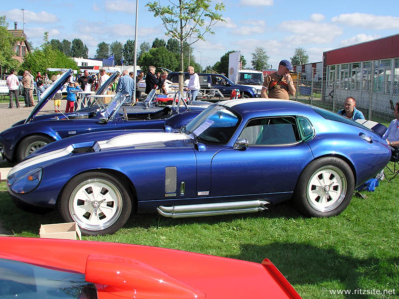 AC Shelby Cobra: attack of the clones
