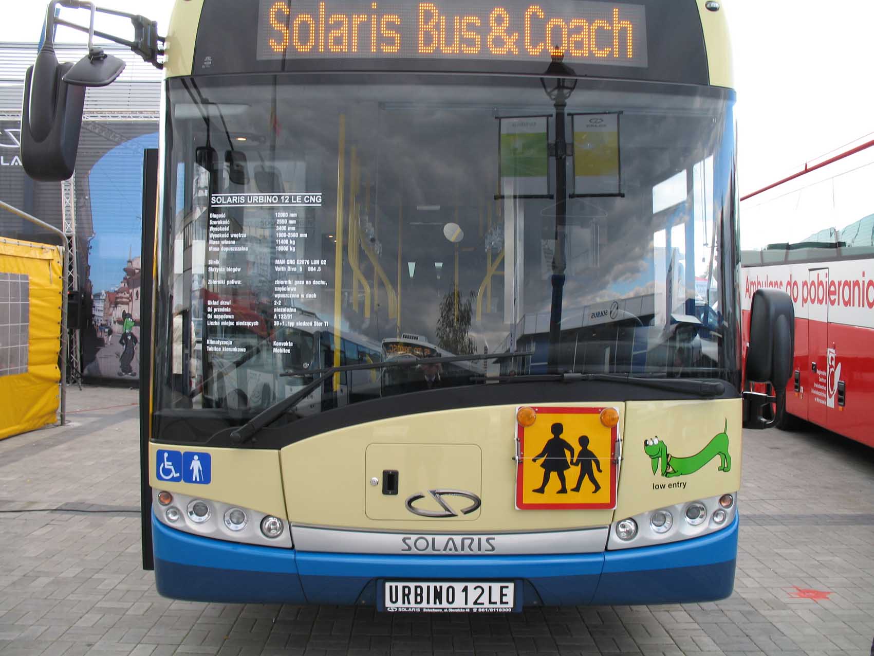 File:Solaris Urbino 12 LE CNG in Kielce, Poland.jpg - Wikimedia ...
