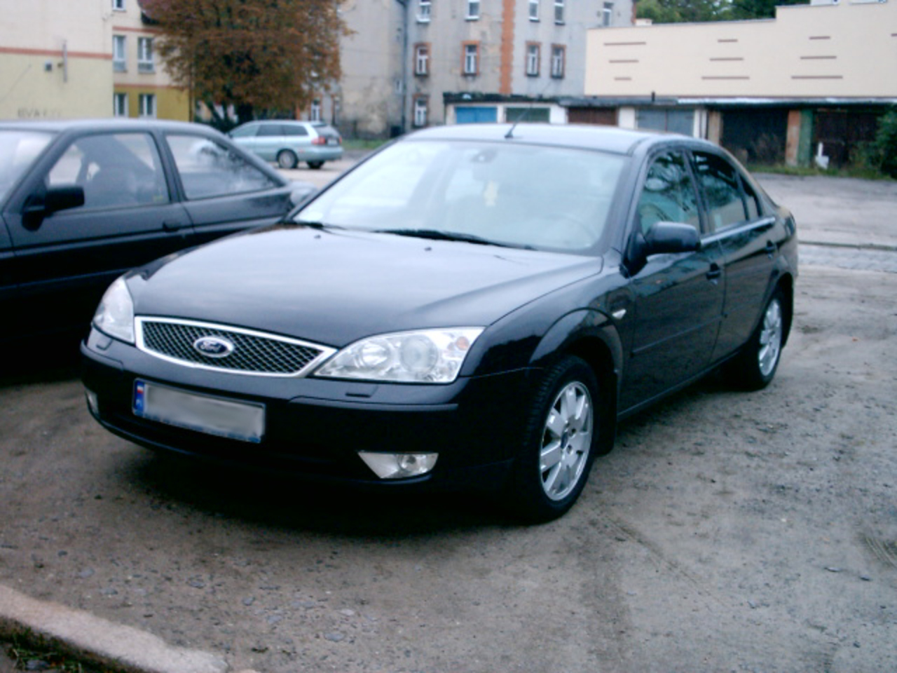 File:Silver Ford Mondeo MK3.jpg - Wikimedia Commons