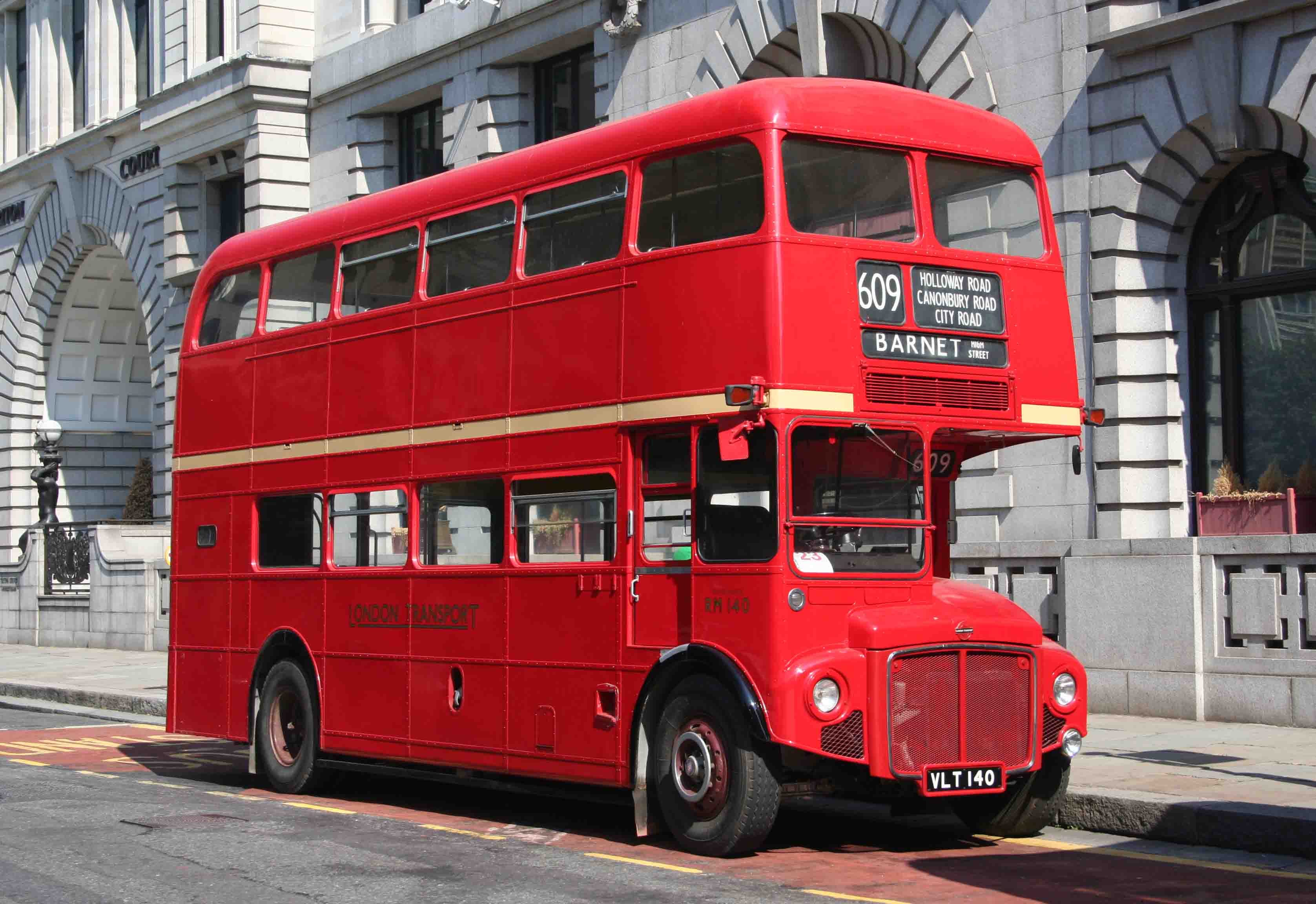 1959 AEC Routemaster bus â€“ RM140 - London Bus Museum