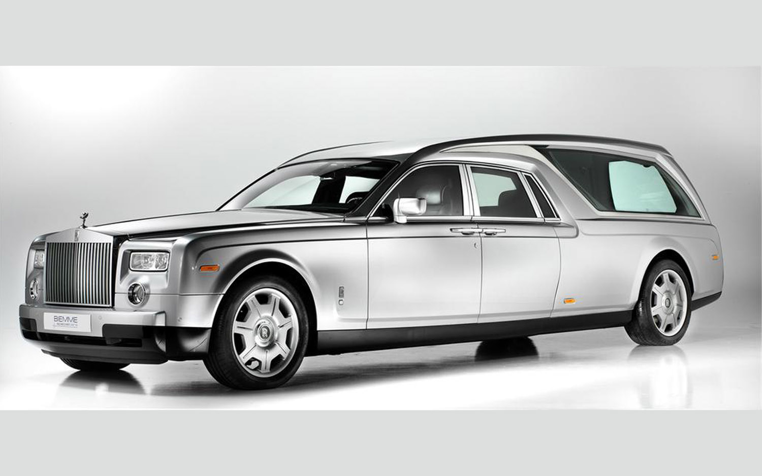Rolls-Royce Phantom Hearse is a $662,000 Coffin-Transporter - WOT ...