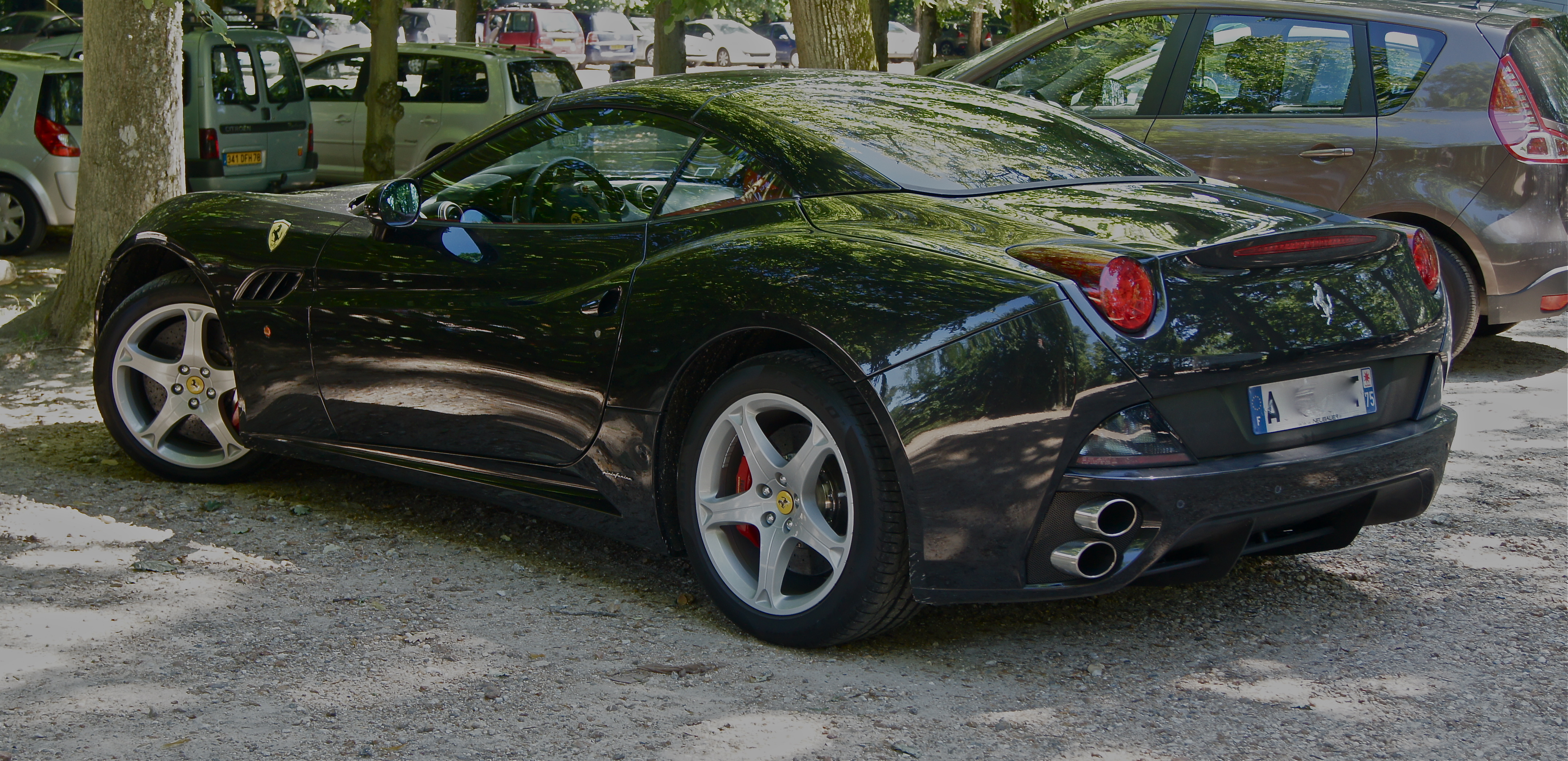 File:Ferrari California black.jpg - Wikimedia Commons