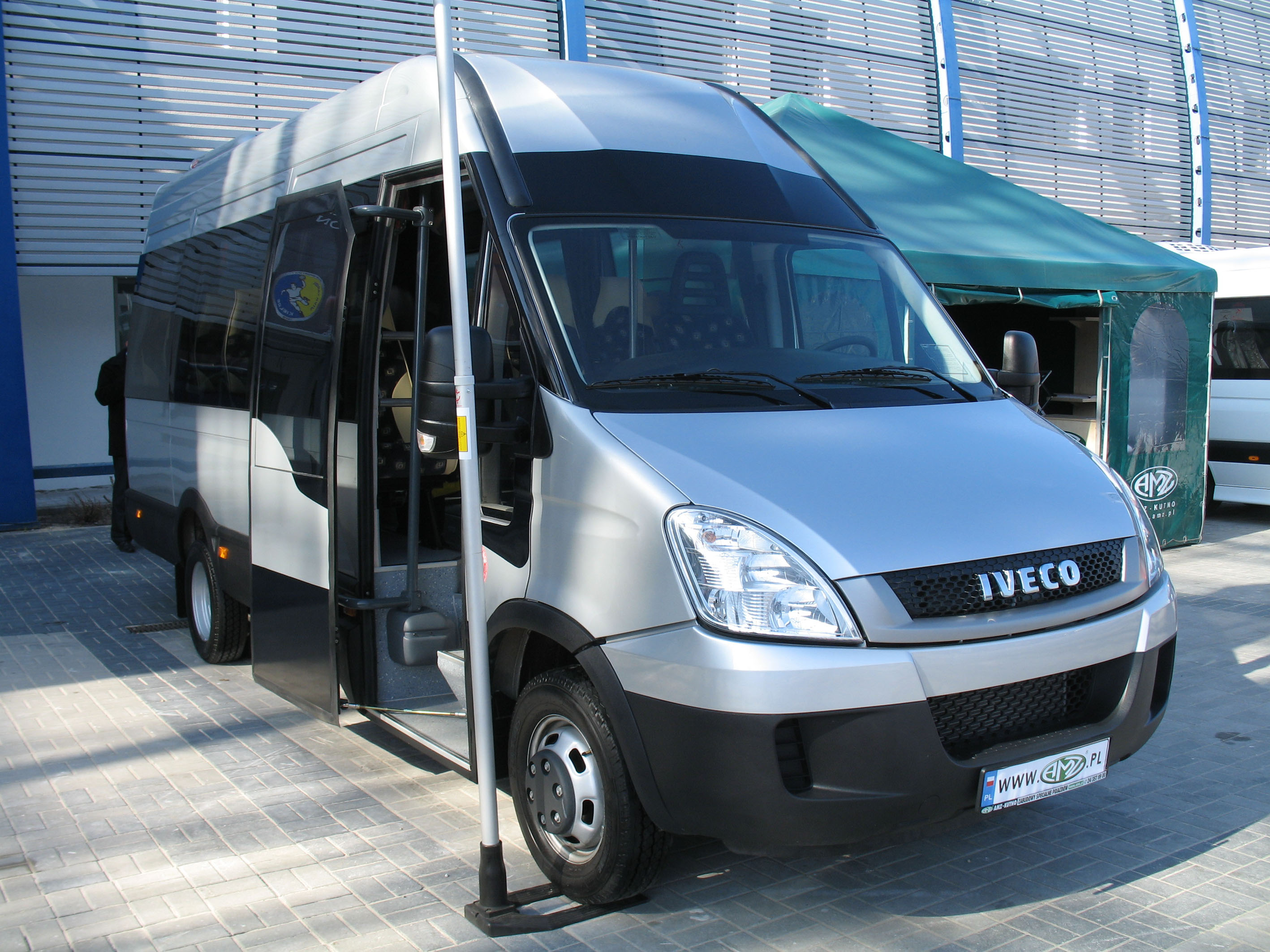 File:AMZ Iveco Daily.jpg - Wikimedia Commons