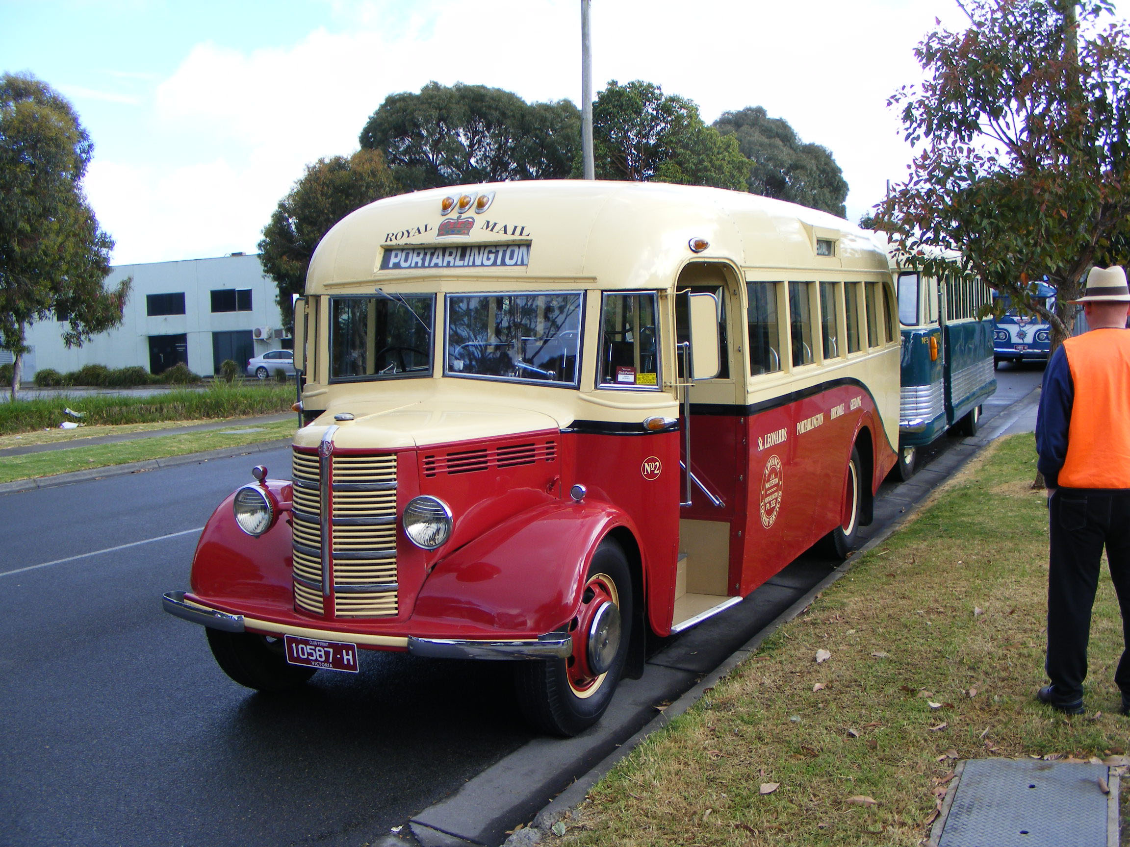 australia.SHOWBUS.com PHOTO GALLERY - Driver Bus Lines
