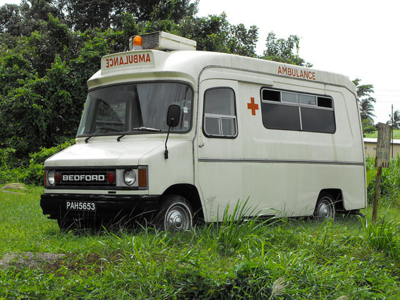 Bedford CF280 Ambulance , Trinidad | Flickr - Photo Sharing!