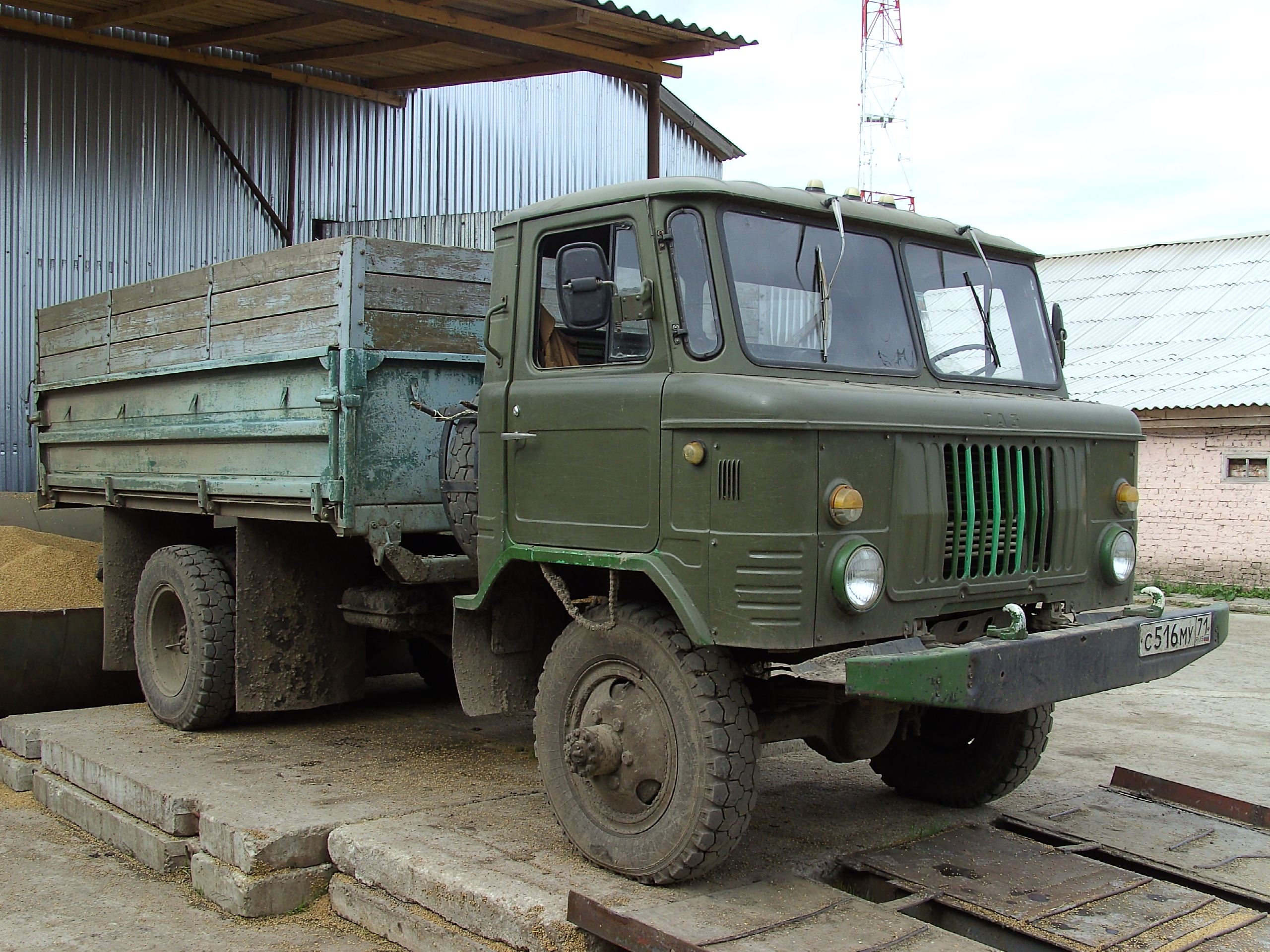 File:GAZ-66 truck.JPG - Wikimedia Commons