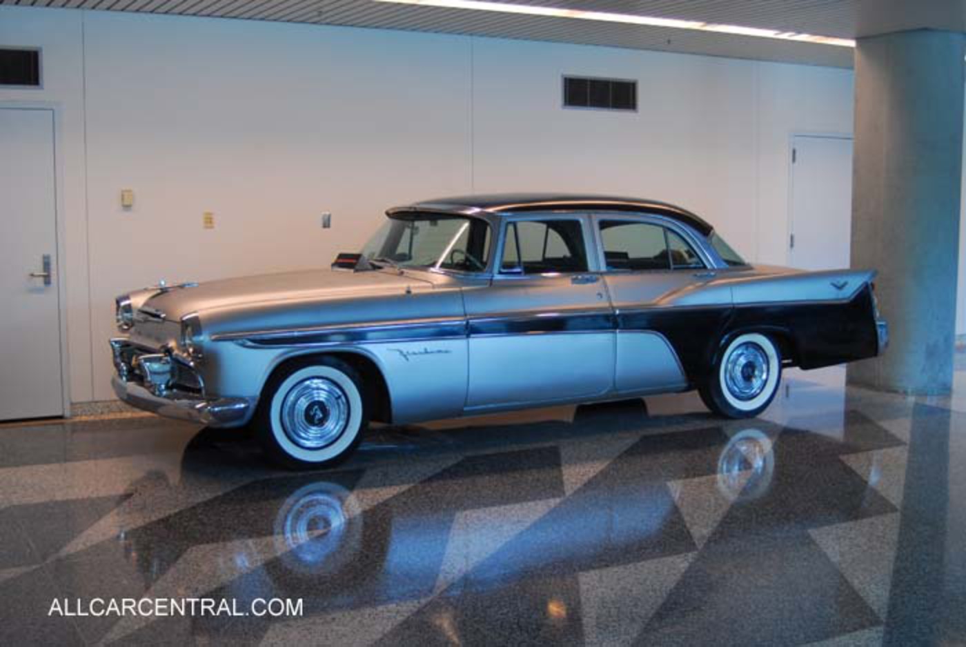 De Soto Firedome 4dr HT: Photo gallery, complete information about ...