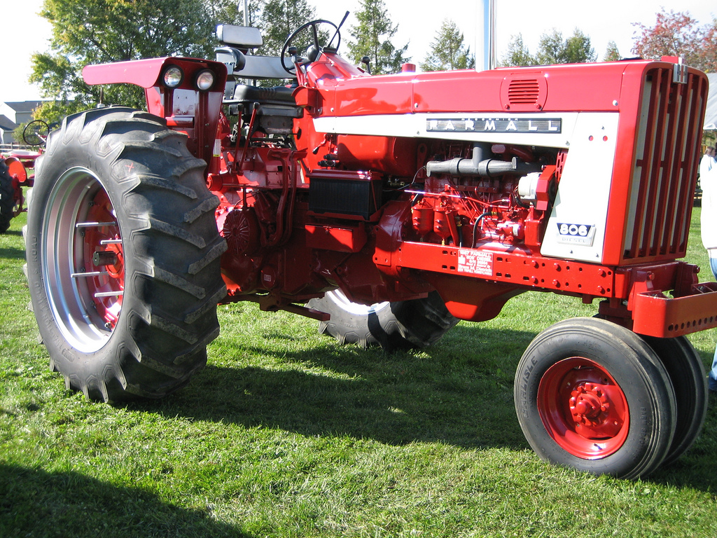 Farmall (International Harvester) Tractor - a photo on Flickriver