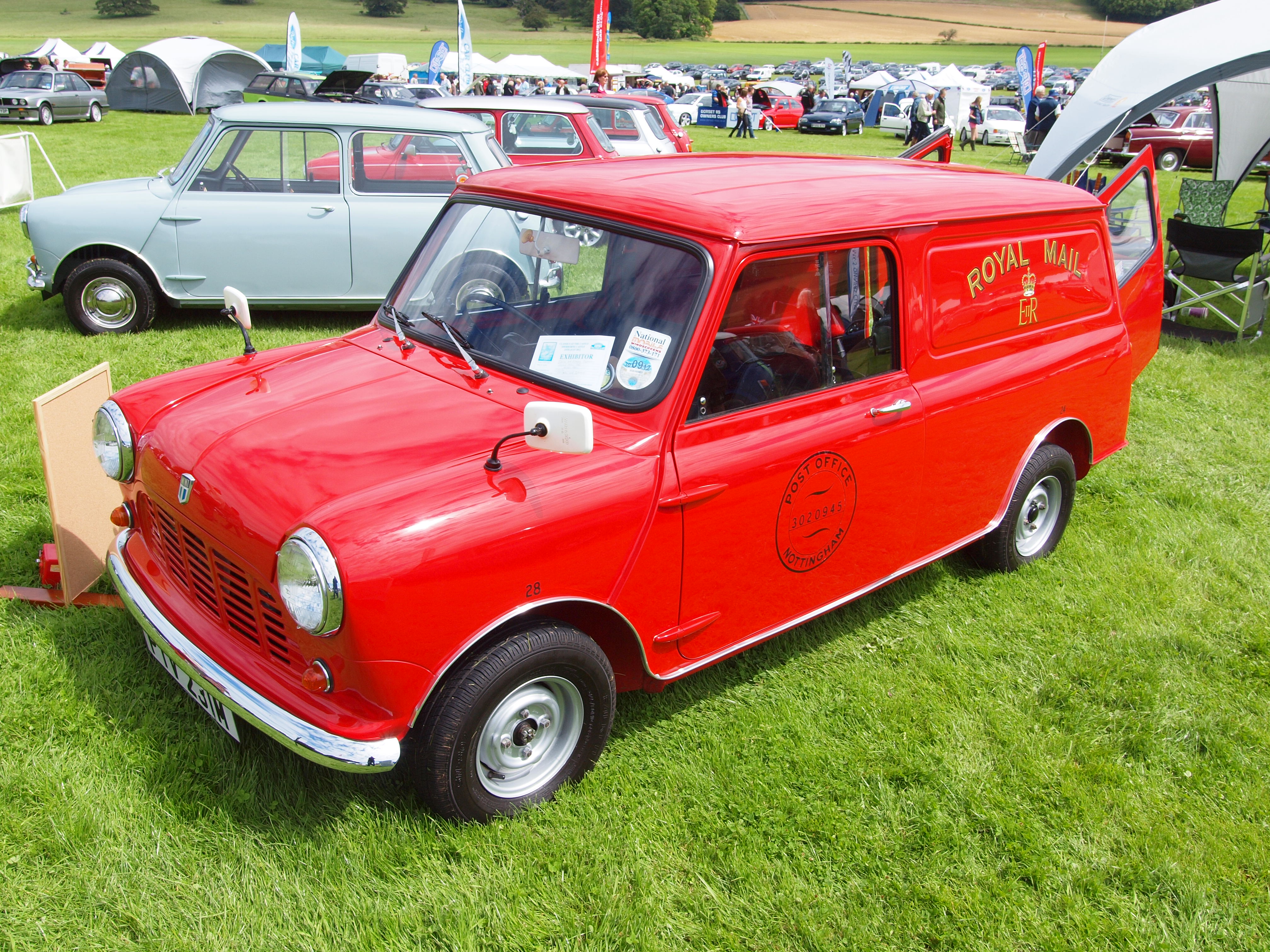 Austin Mini van, Royal Mail, Classics at the Castle, Sherborne ...