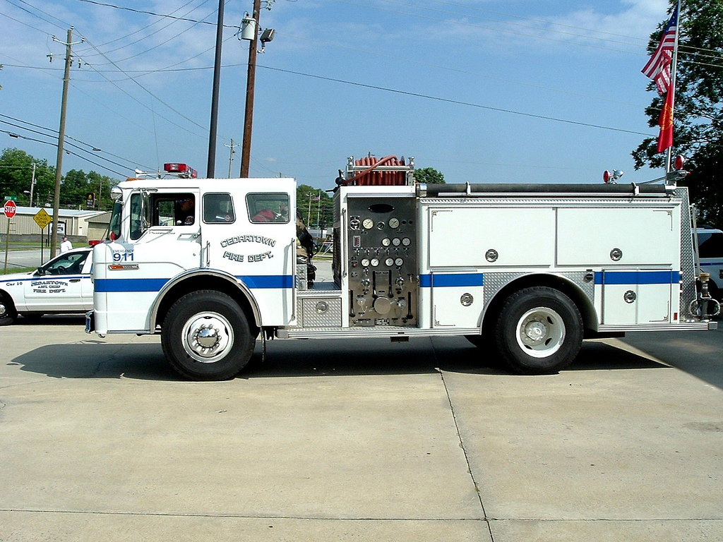 File:Cedartown Fire Department (Ford E-One Pumper).jpg - Wikimedia ...