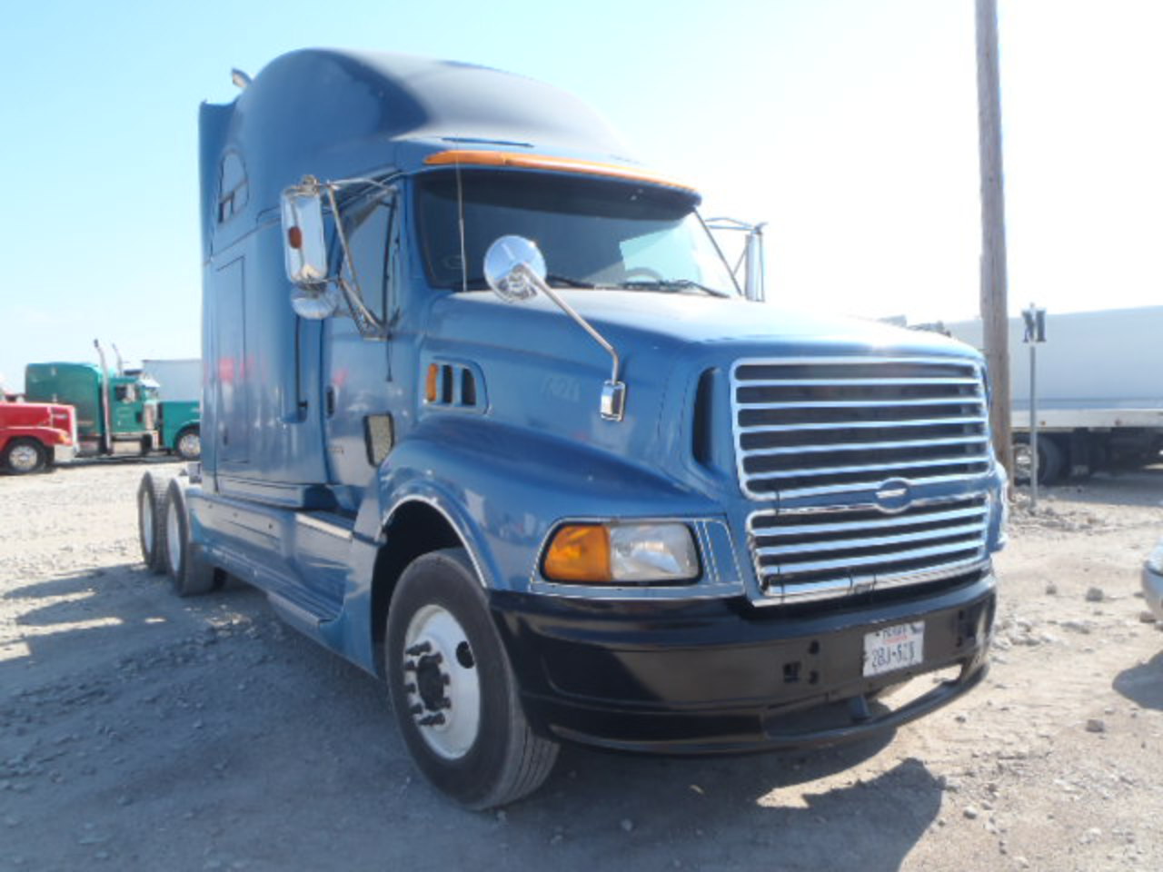 Salvage 1999 Sterling AT9522 Truck for Sale