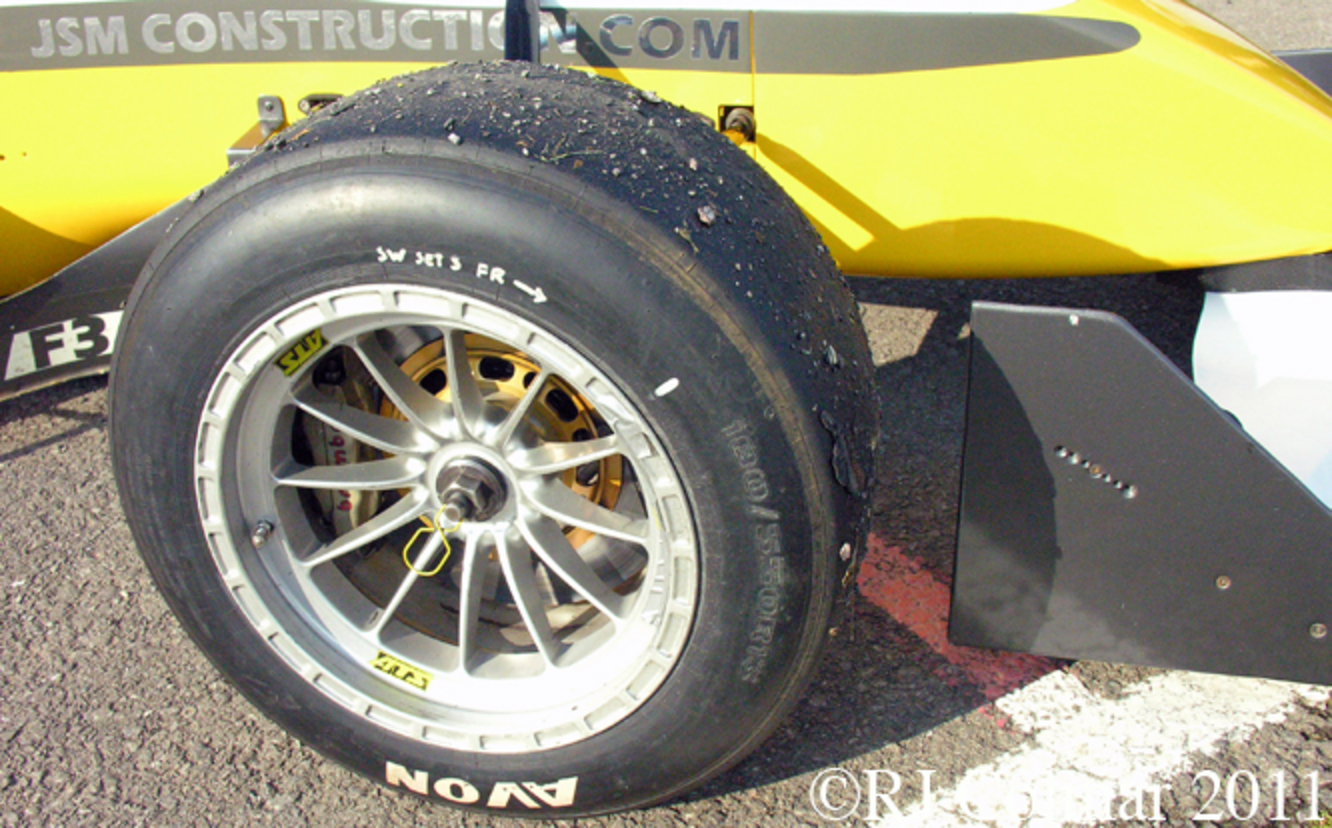 Stepping Stone â€“ Dallara Renault F304 | Gettin' A Li'l Psycho On Tyres