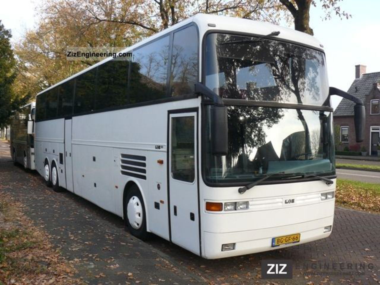 VanHool EOS 233 Photo Gallery: Photo #09 out of 9, Image Size ...