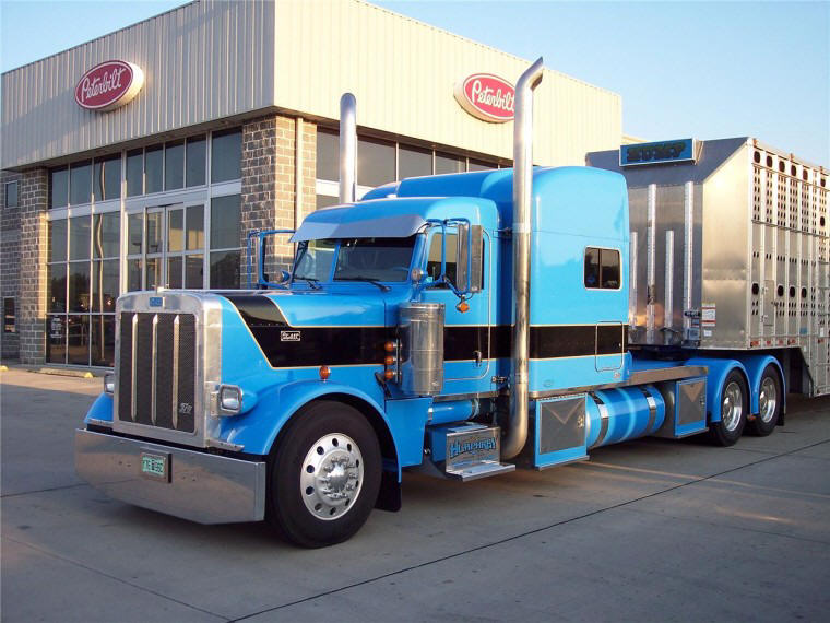 Peterbilt Delivers Best of Show In Rotella SuperRigs Competition ...