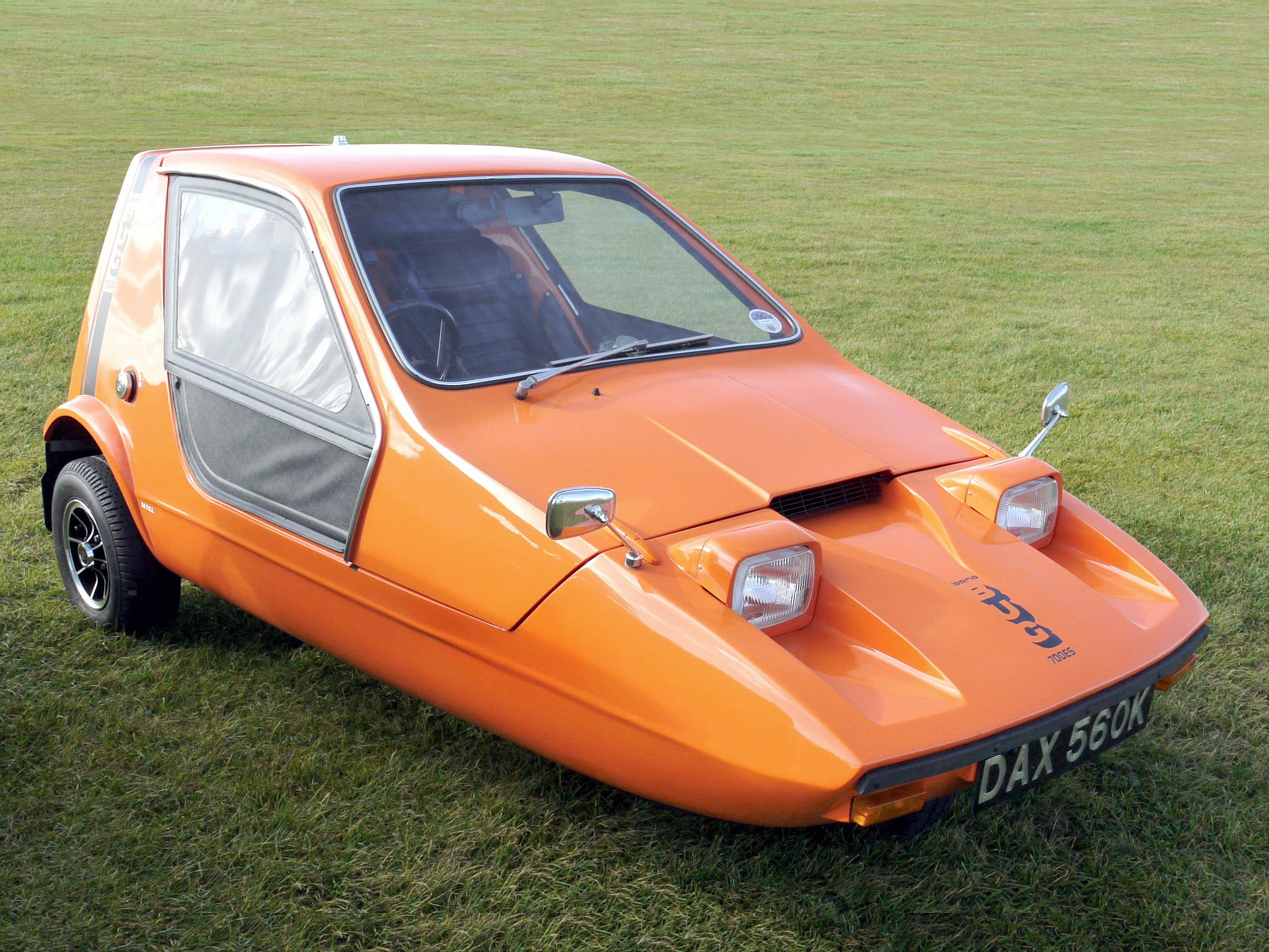 Bond Bug 700ES 1970 - Mad 4 Wheels