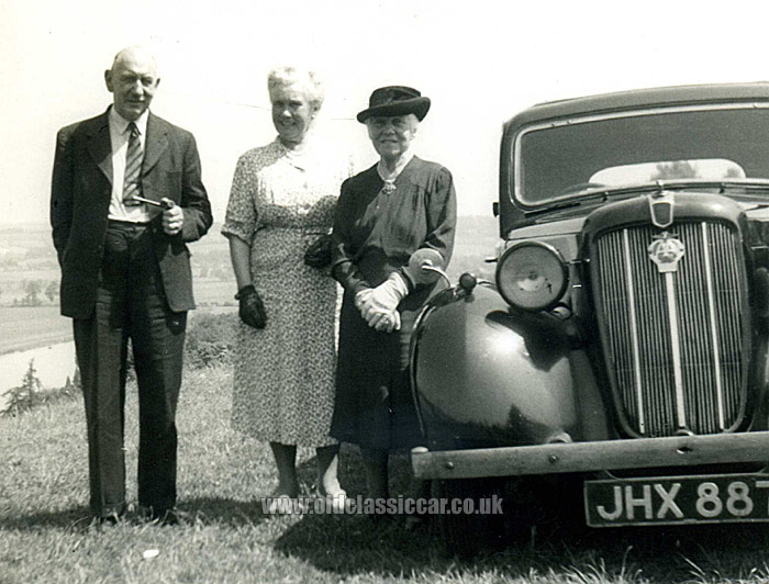 1938 Morris 12/4 Series 3 saloon.