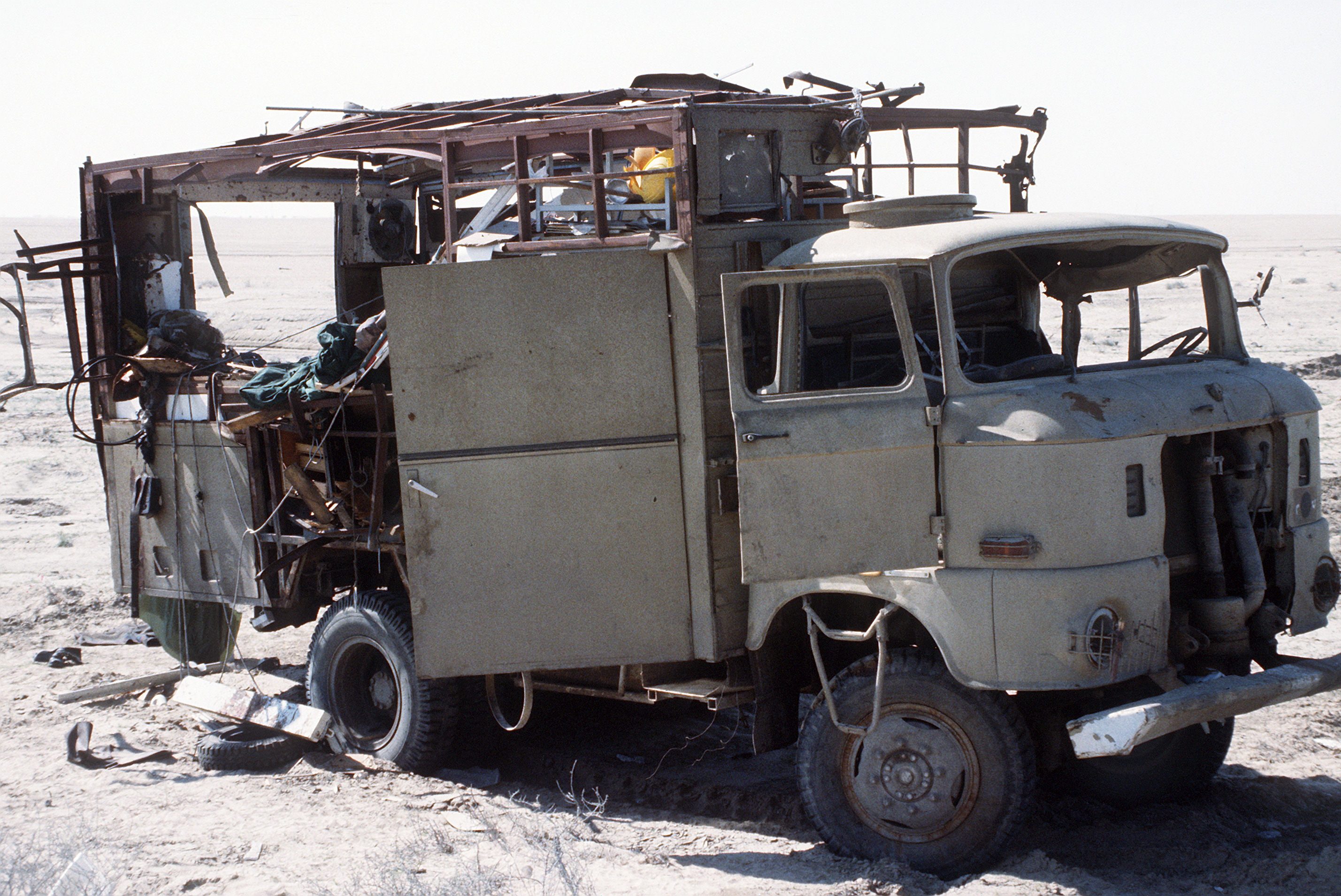 File:Destroyed IFA W50 truck of the Iraqi Republican Guard 2.JPEG ...