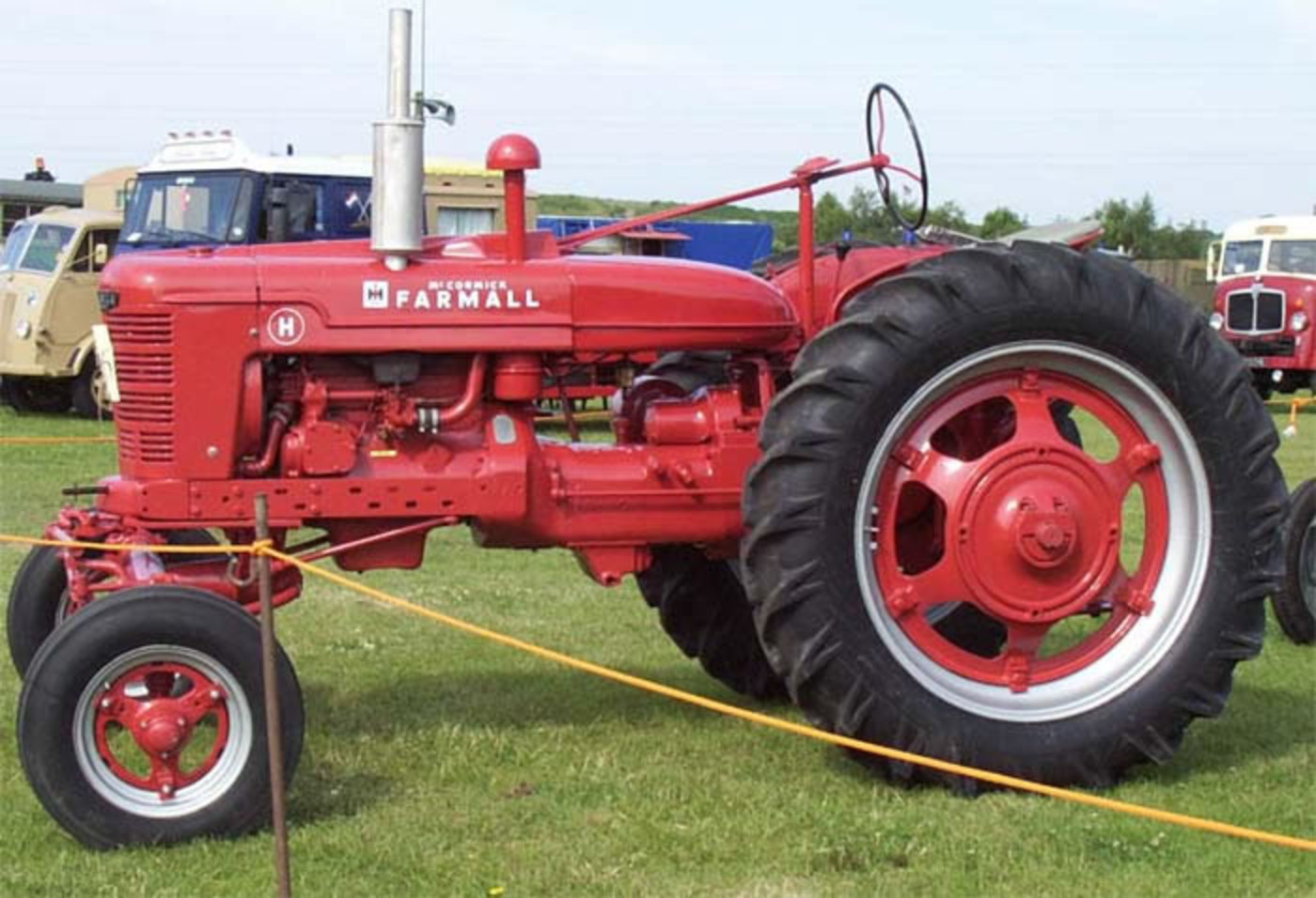 International Harvester Farmall Model Photo Gallery: Photo #04 out ...
