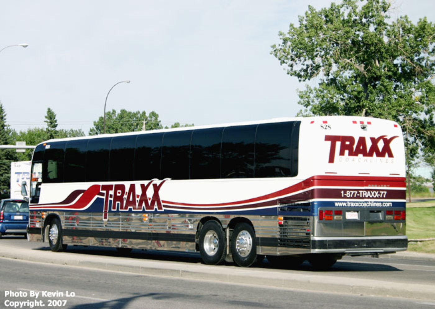 Traxx Coachlines / To-tem Transportation Photos