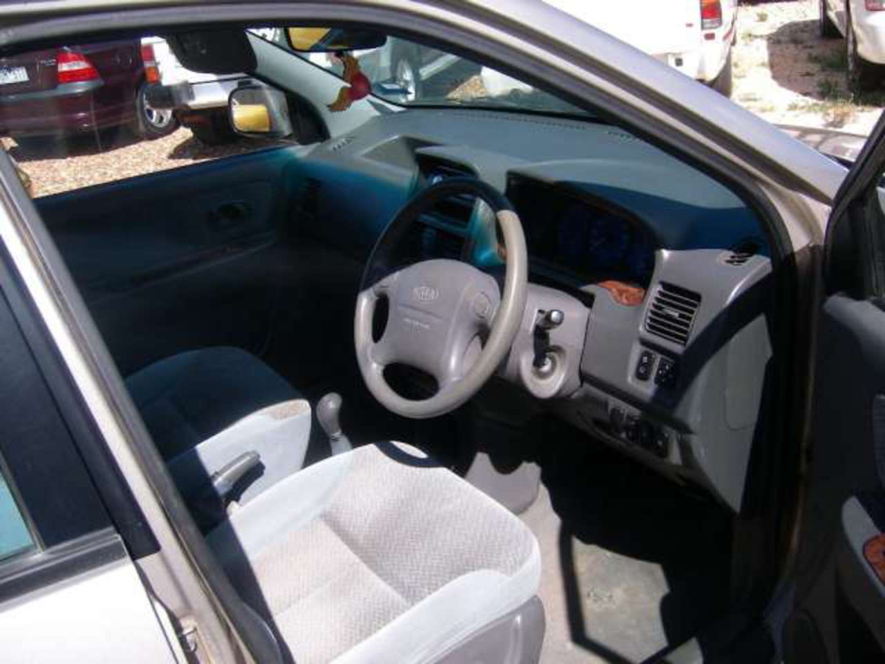 2000 KIA CARENS LS for sale in Central Victoria on countrycars.