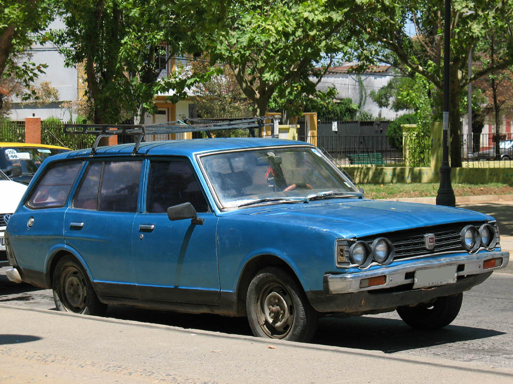 File:Daihatsu Charmant 1600 Wagon 1980 (1).jpg - Wikimedia Commons