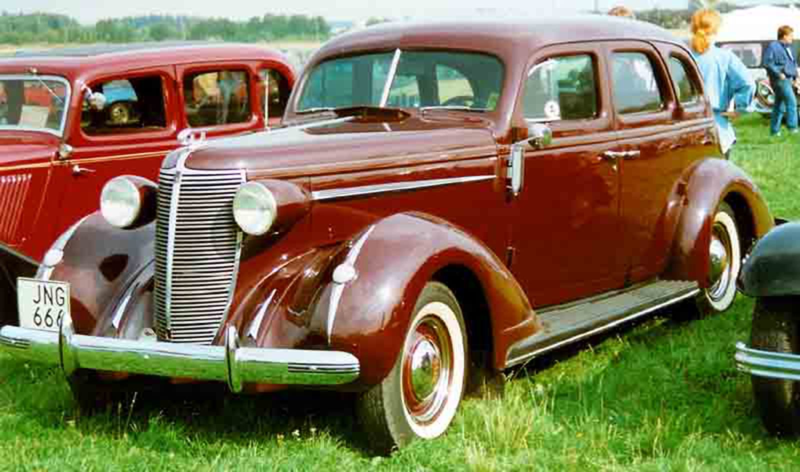 File:Nash Ambassador Six 4-Door Sedan 1937.jpg - Wikimedia Commons