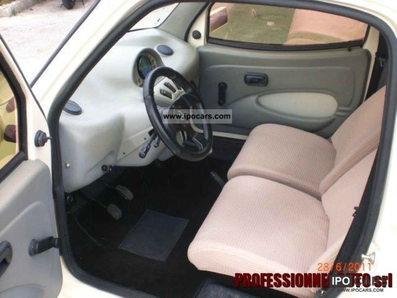 2004 Aixam 500 TOWN LIFE GINEVRA - Car Photo and Specs