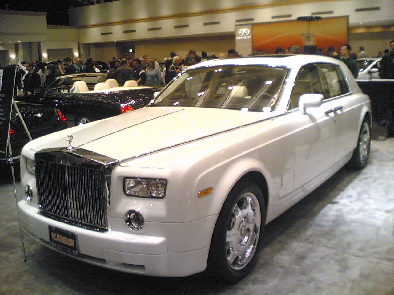 File:Rolls-royce phantom.jpg - Wikimedia Commons