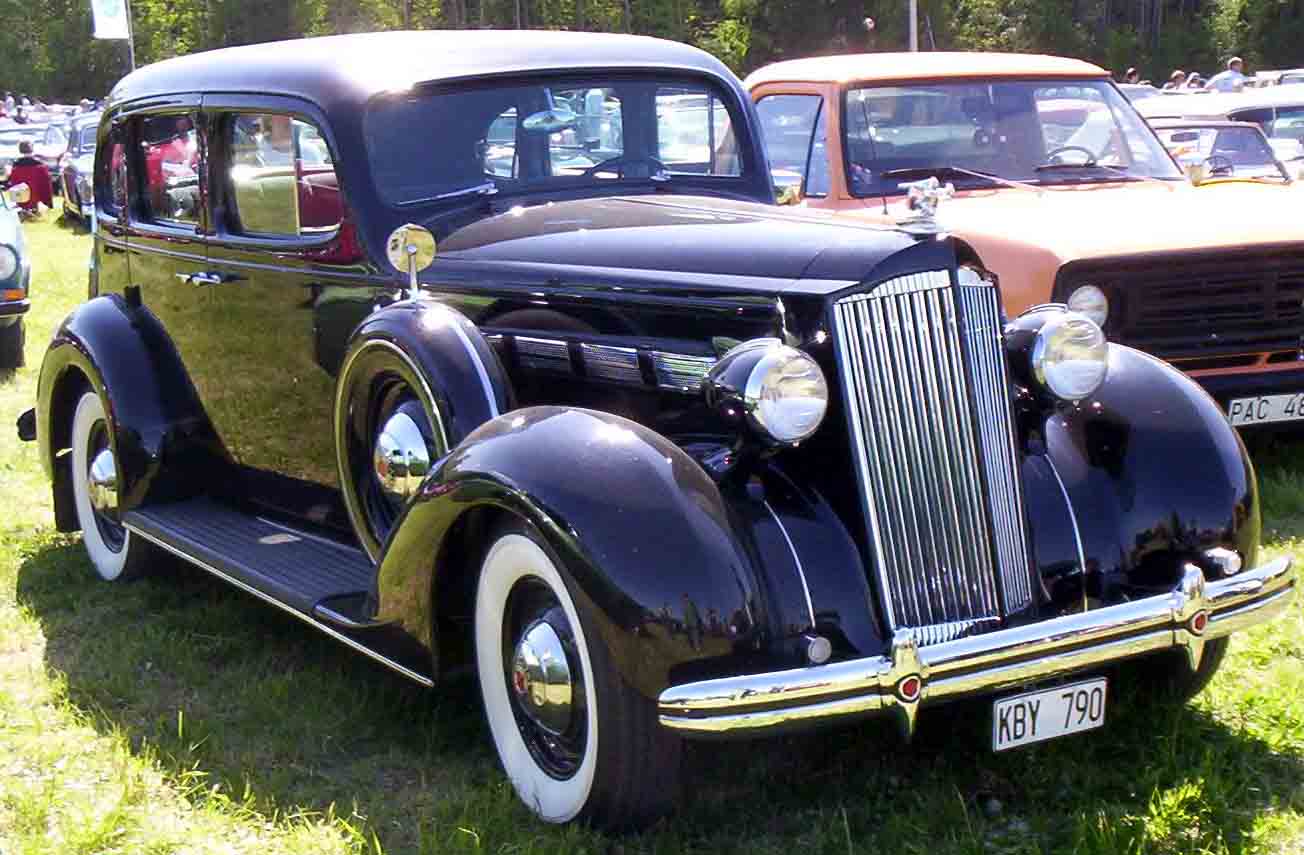 File:Packard 120-C 4-Door Sedan 1937.jpg - Wikimedia Commons