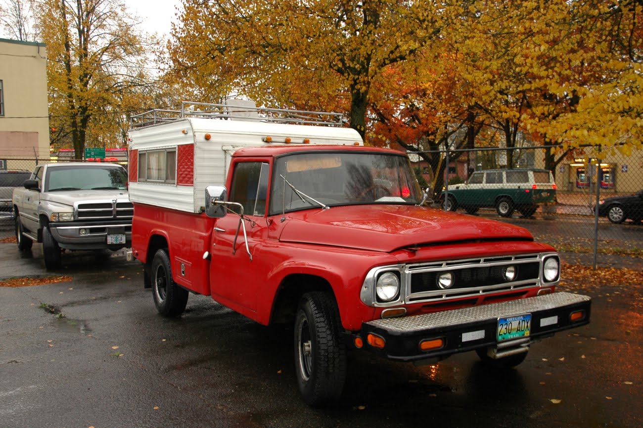 OLD PARKED CARS.: 1965 International C1200 4wd.