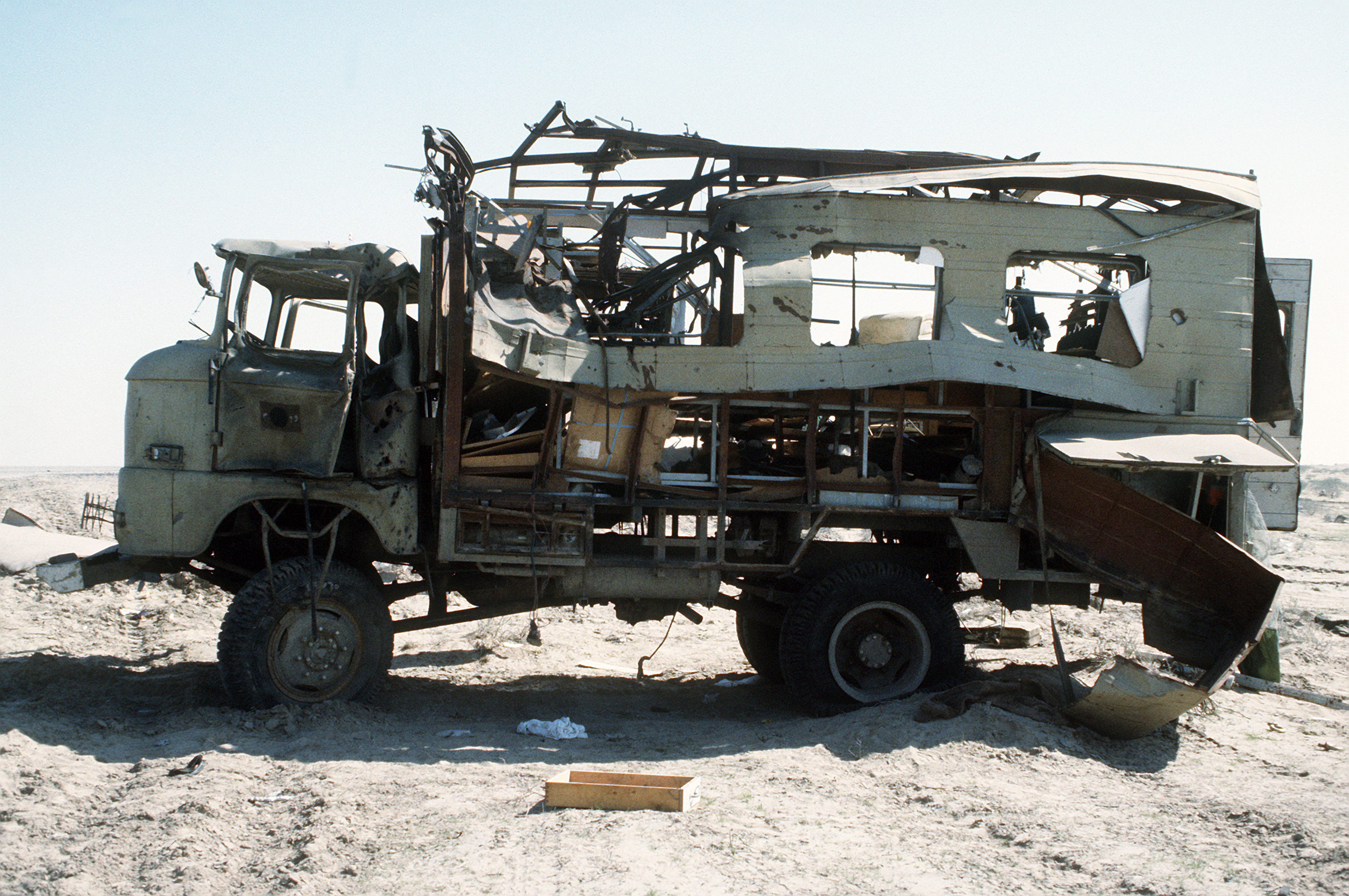 File:Destroyed IFA W50 truck of the Iraqi Republican Guard.JPEG ...