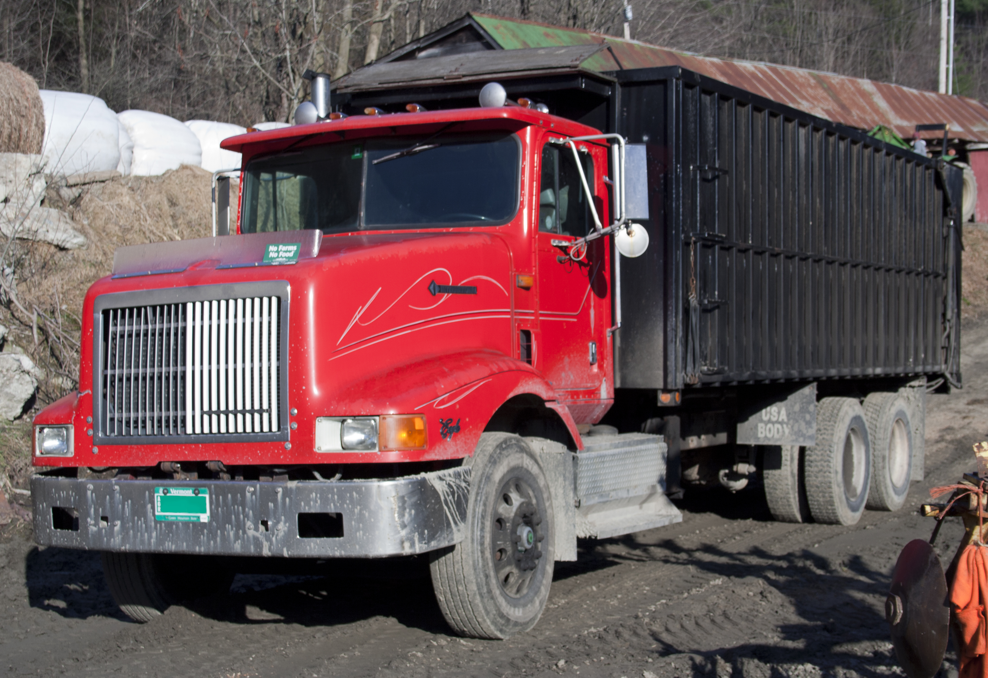 File:International Eagle farm truck VT.jpg - Wikimedia Commons
