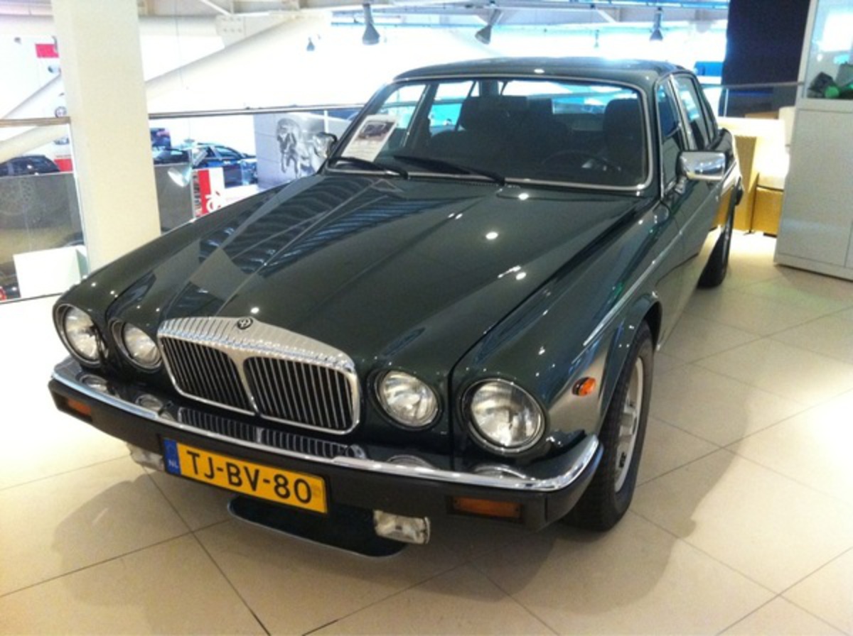 benzinesnuiven #Daimler Double Six #V12 typische Jaguar ...