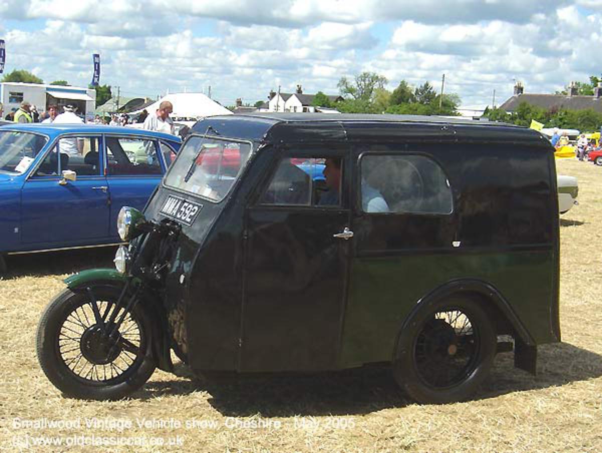 Reliant Van picture (#74) at Smallwood Vintage Vehicle show, Cheshire