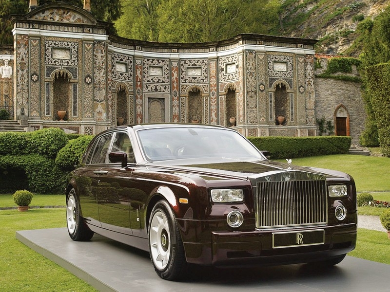 Rolls-Royce Phantom - Top 10 most expensive cars in the world - 6