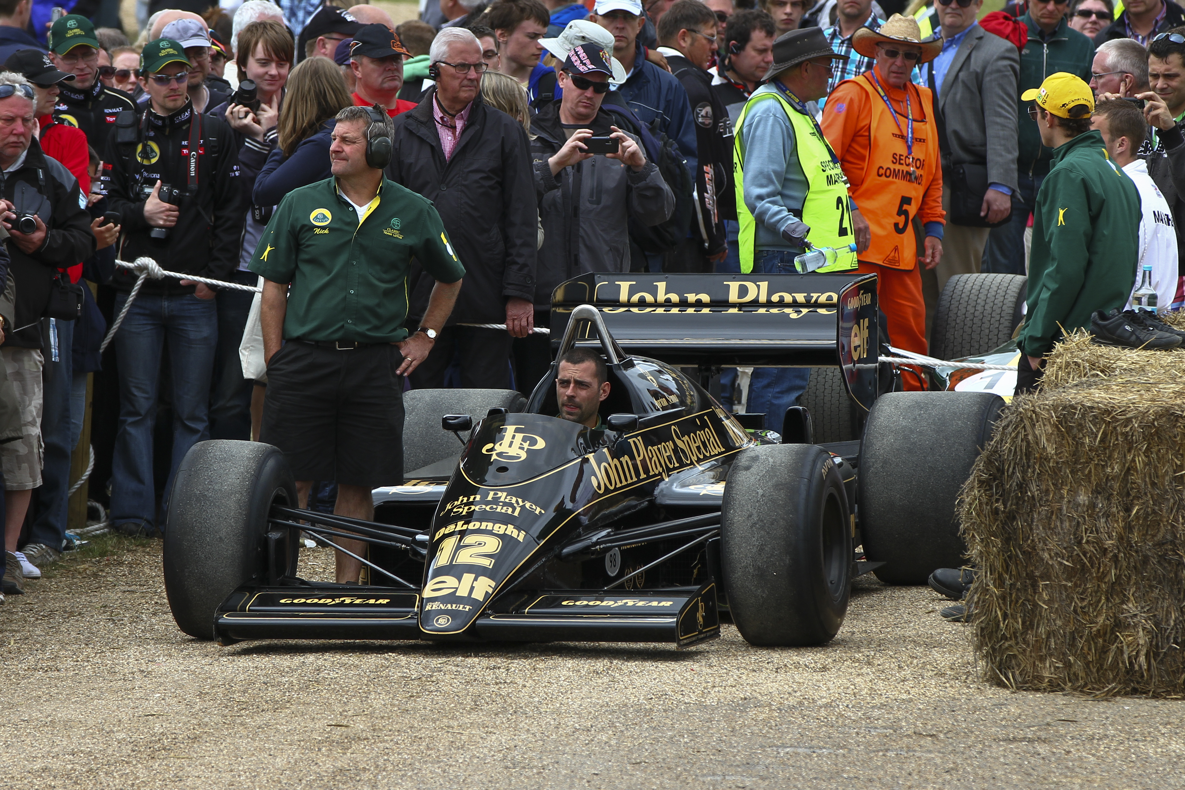 File:Lotus 98T at Goodwood FOS 2012.jpg - Wikimedia Commons