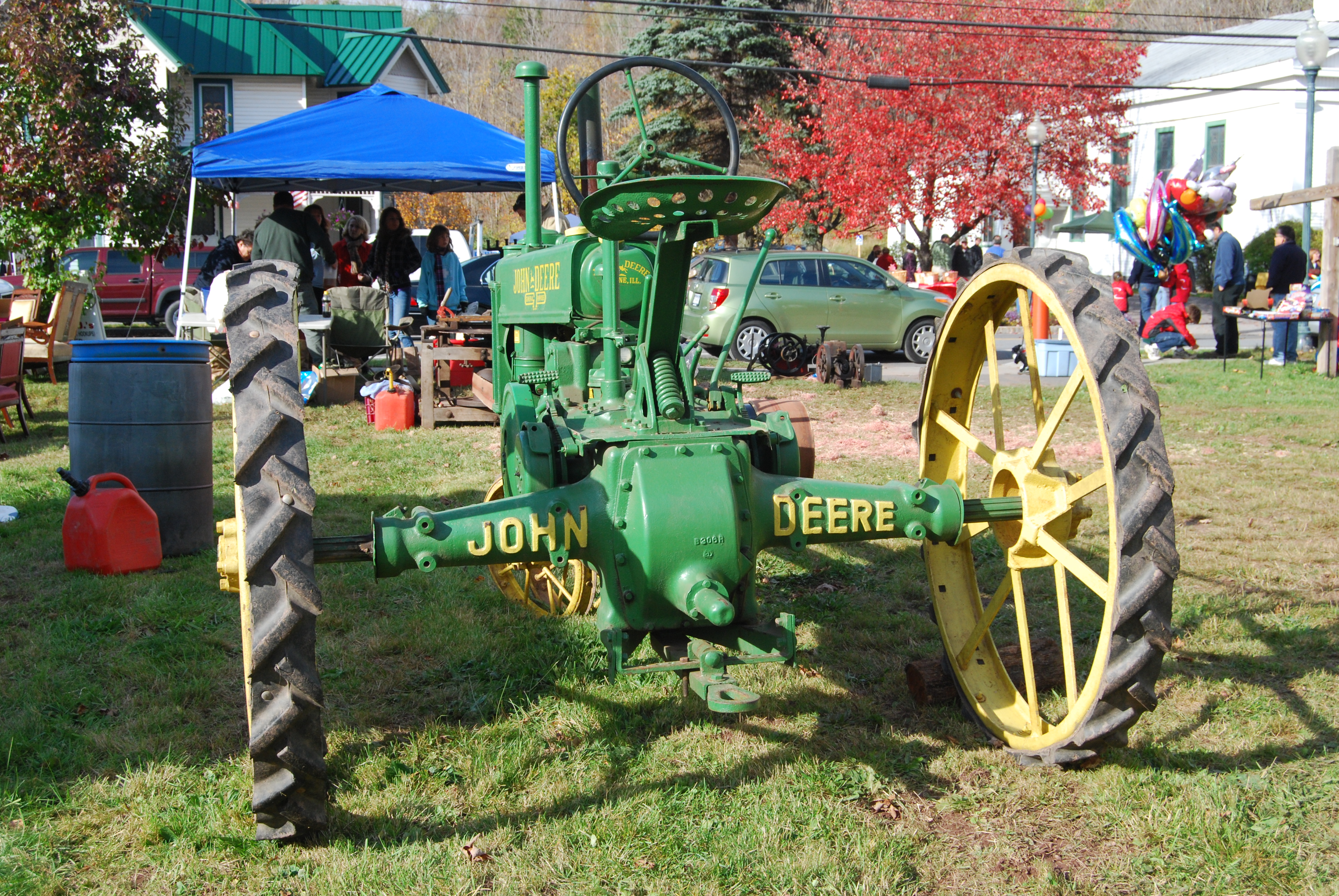 File:John Deere GP tractor, rear view.jpg - Wikimedia Commons