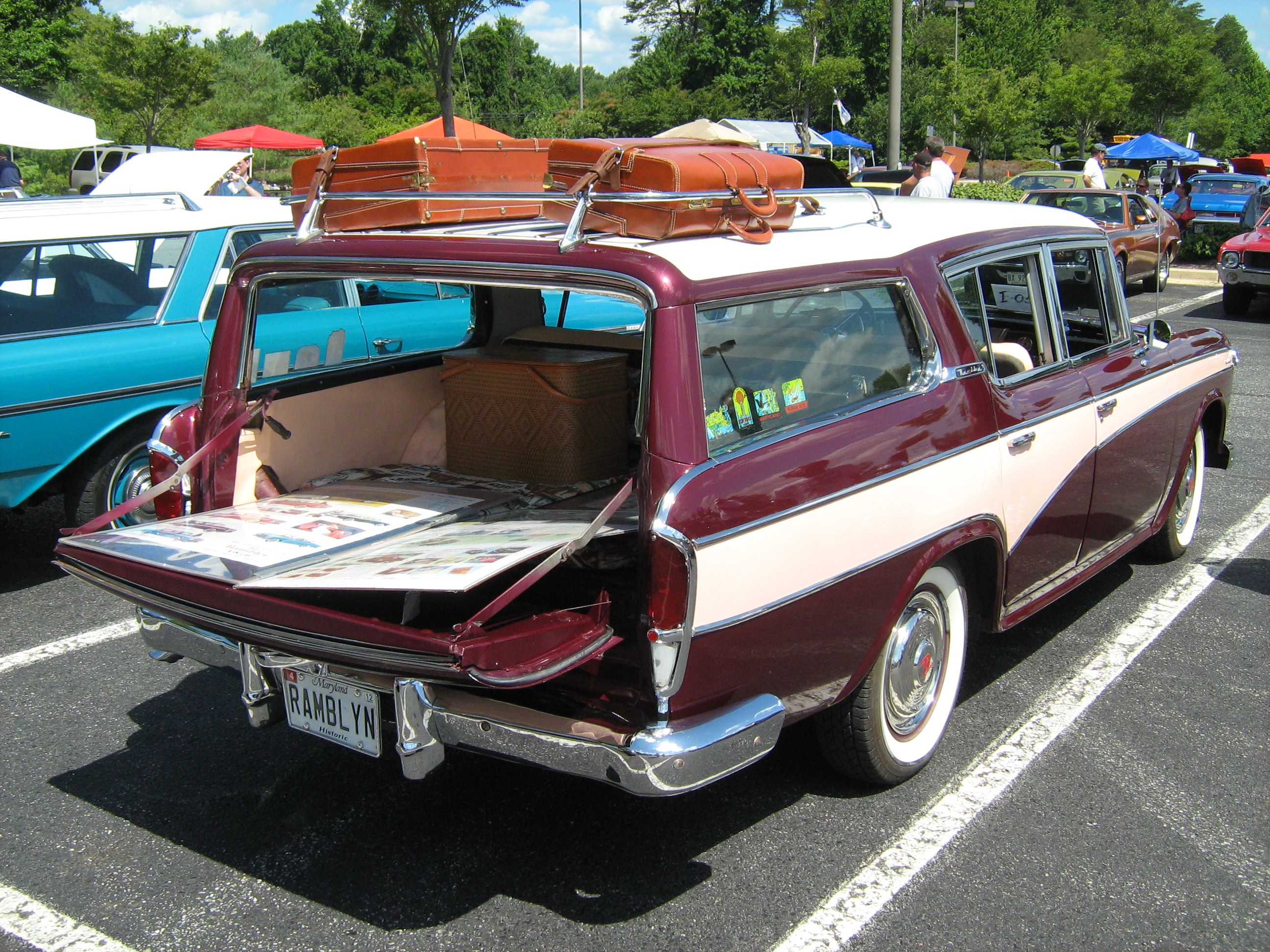 File:1957 Rambler Custom Cross-Country wagon AnnMD-e.jpg ...