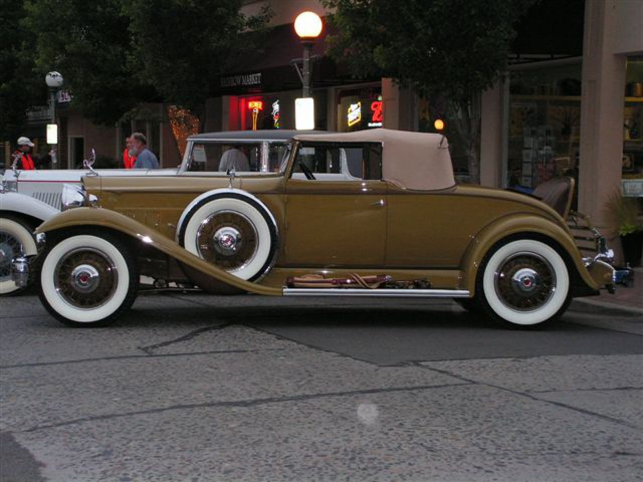 Pictures of 32 Packard Roadster