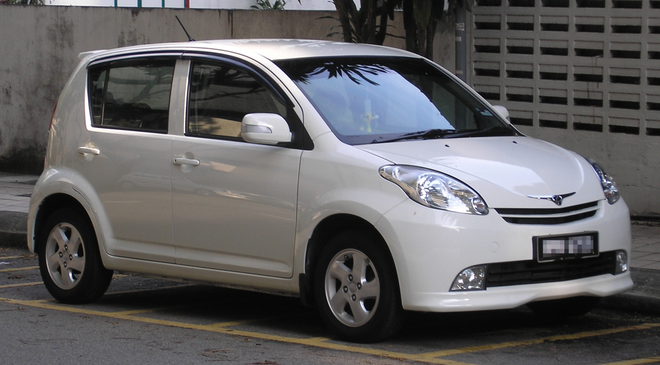 File:Perodua MyVi (front), Kuala Lumpur.jpg - Wikimedia Commons