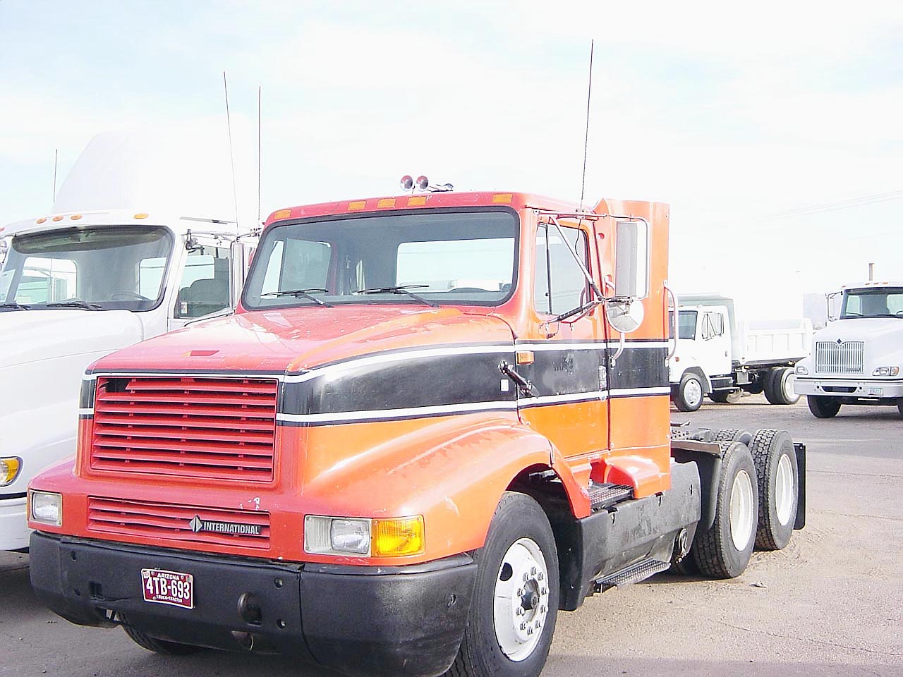 International 8200: Photo gallery, complete information about ...