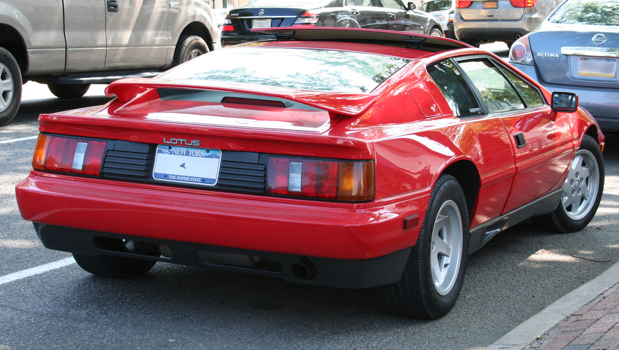 File:1988 Lotus Esprit Turbo US rr.JPG - Wikimedia Commons