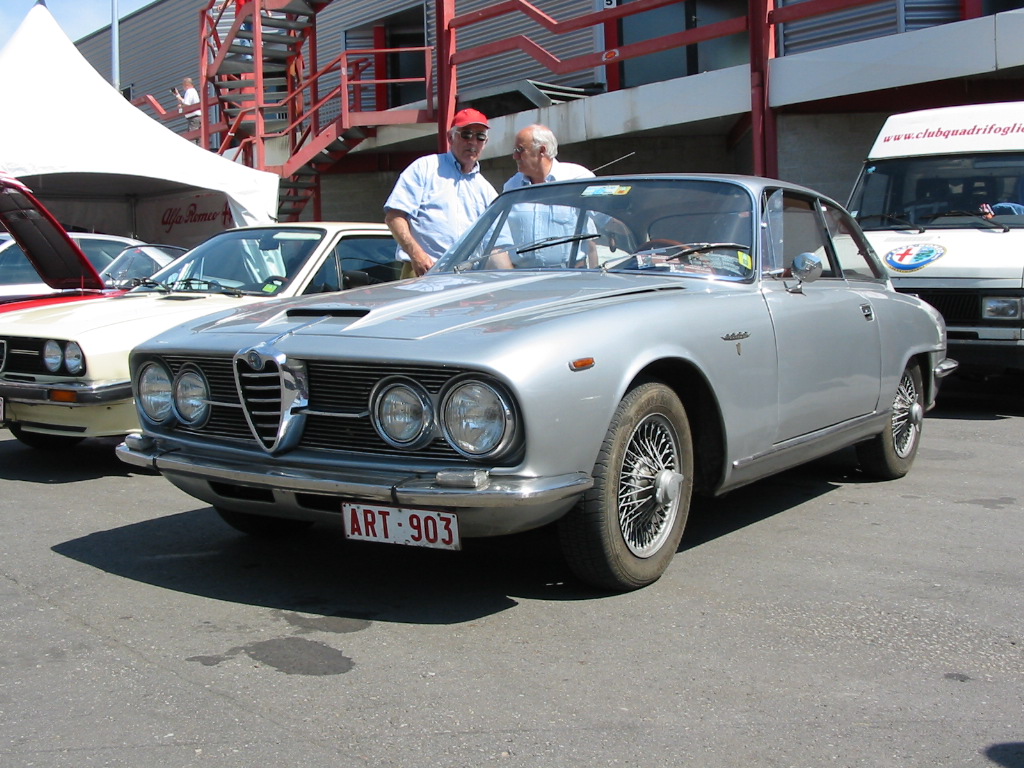 File:Alfa Romeo 2600 Sprint.JPG - Wikimedia Commons