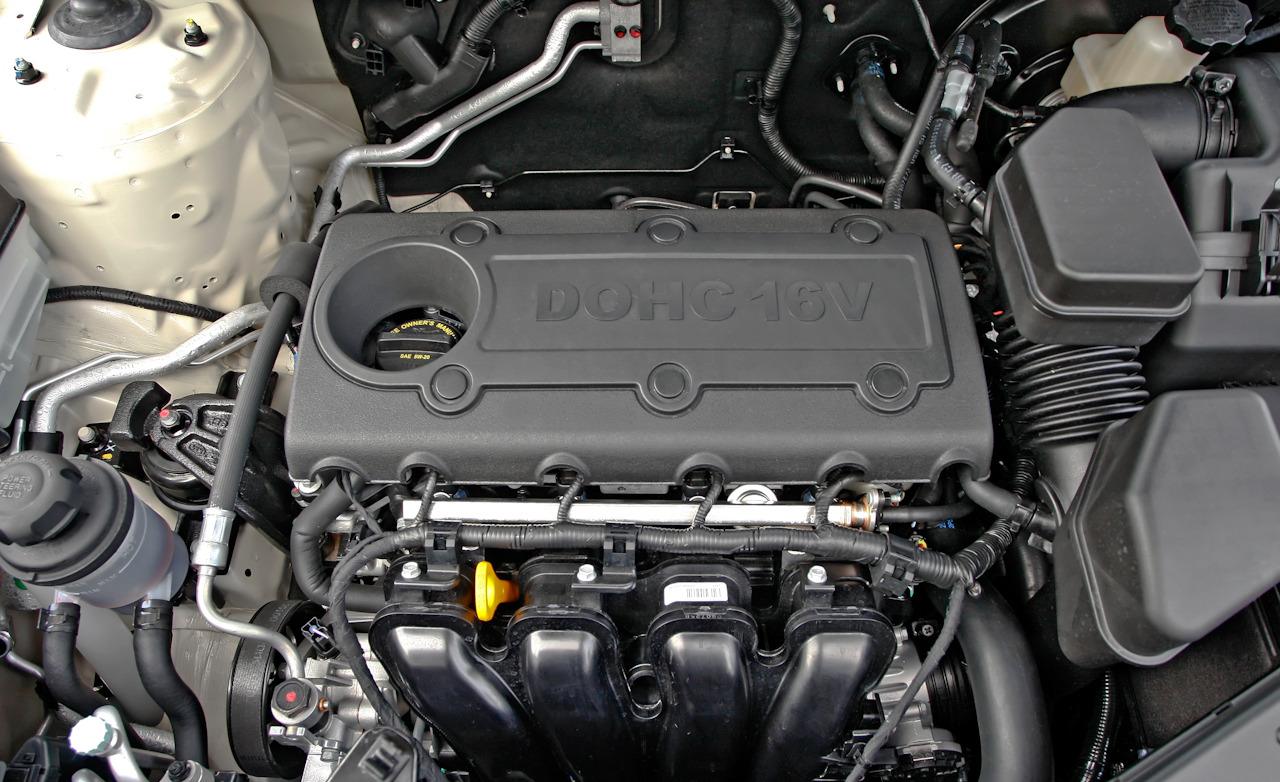 2011 Kia Sorento EX 2.4-liter inline-4 engine photo